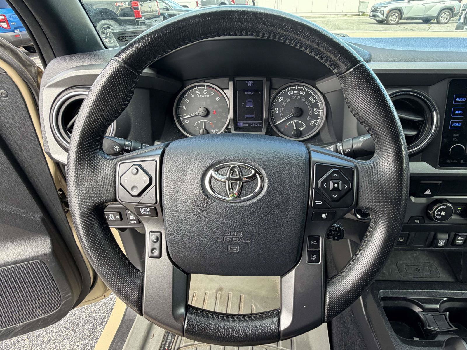 Used 2019 Toyota Tacoma TRD Off-Road RWD image 12