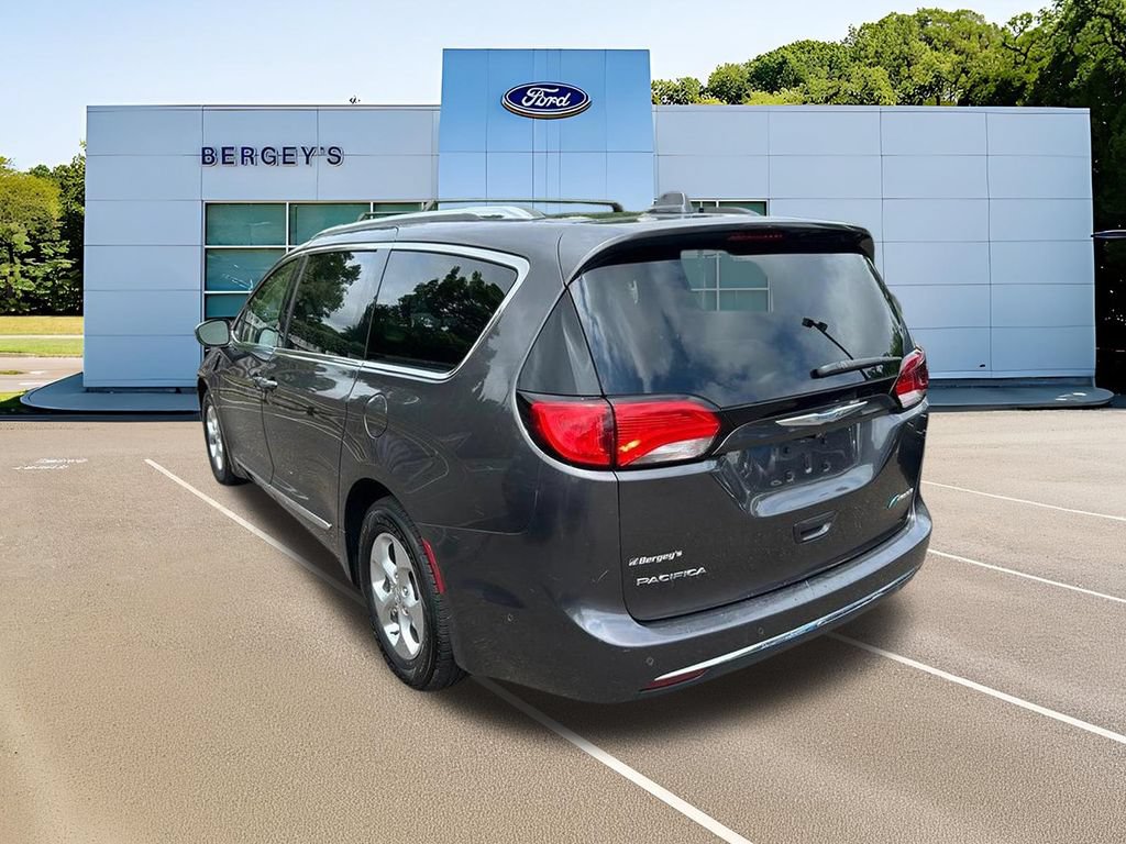 Used 2017 Chrysler Pacifica Platinum FWD image 9