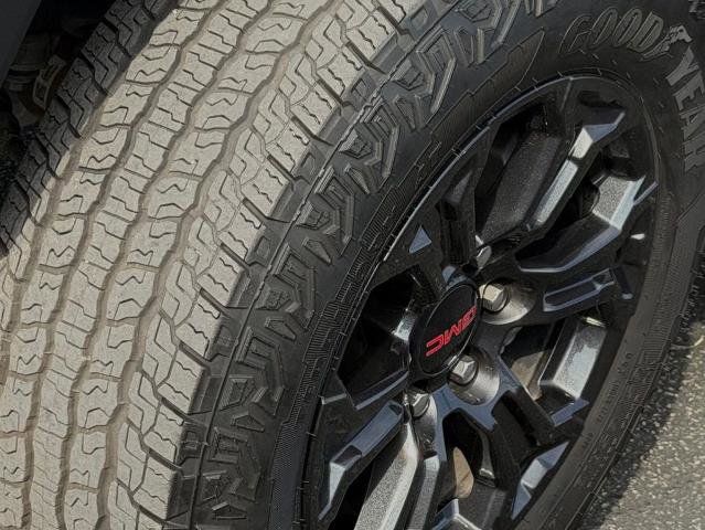 Used 2025 GMC Canyon Elevation AWD/4WD image 13