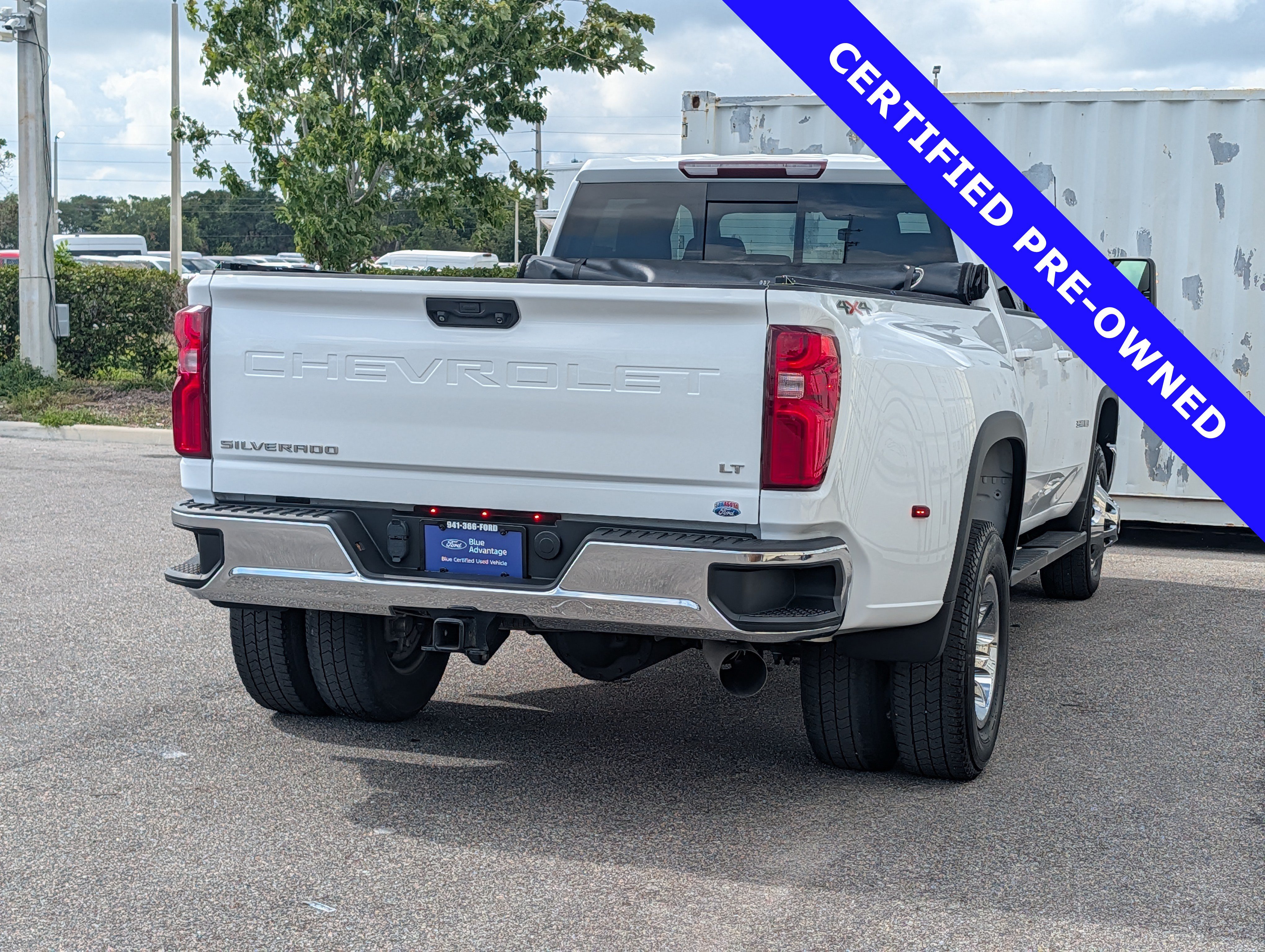Used 2022 Chevrolet Silverado 3500 LT w/ Convenience Package AWD/4WD image 4