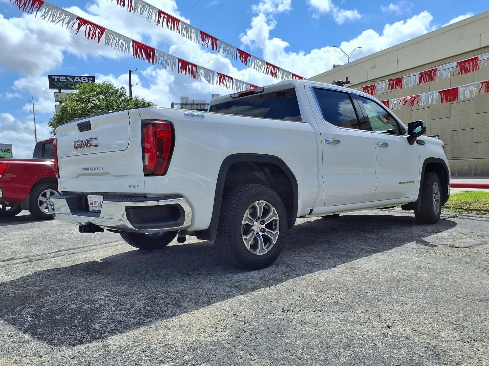 Used 2025 GMC Sierra 1500 SLT AWD/4WD image 5