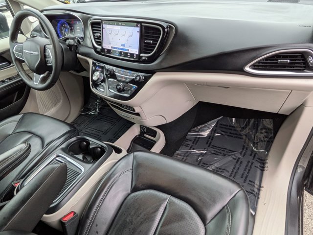 Used 2023 Chrysler Pacifica Touring-L FWD image 29