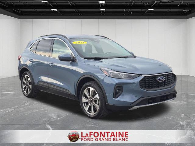 Certified 2025 Ford Escape Platinum AWD/4WD image 7