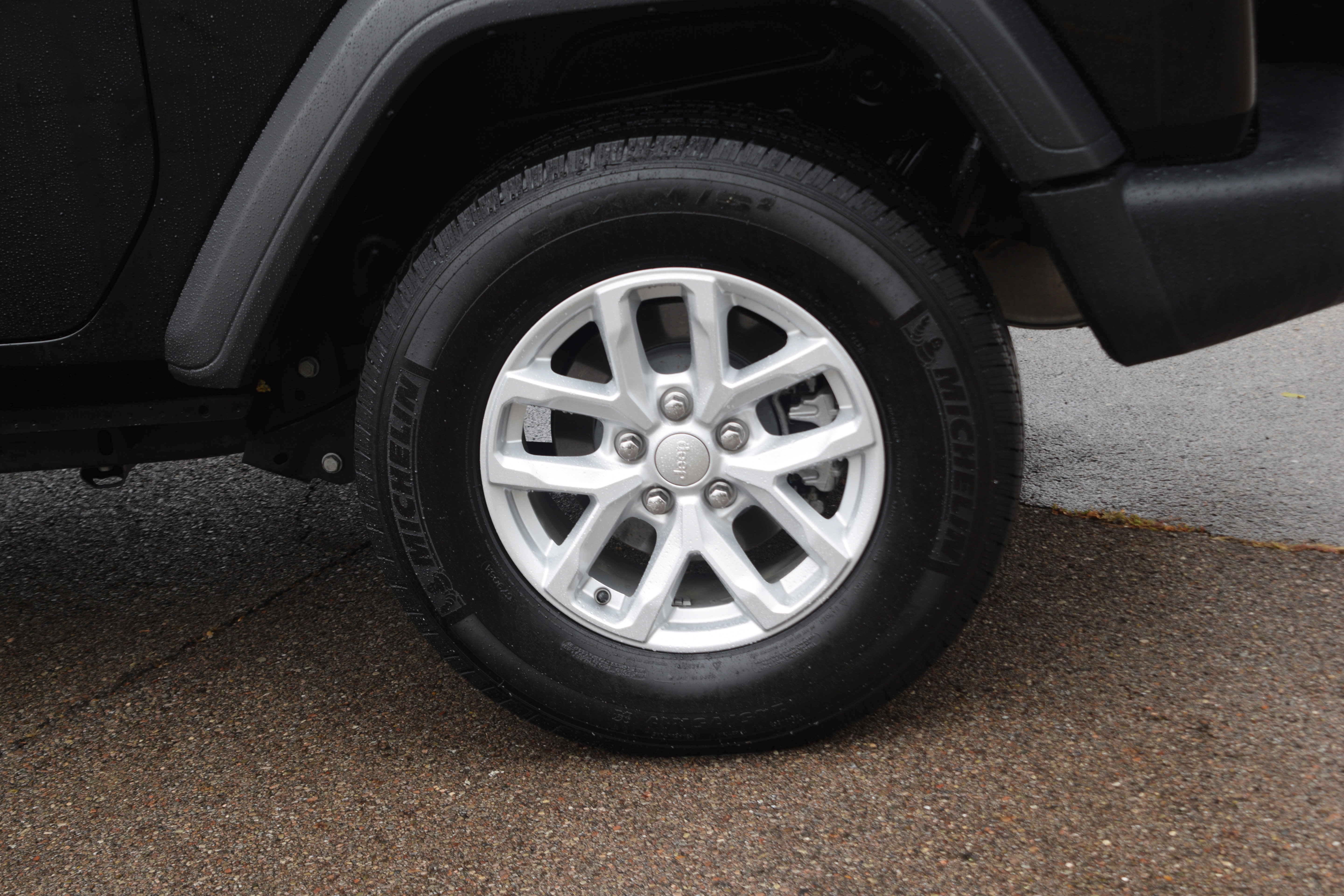 Used 2023 Jeep Wrangler Sport S image 26