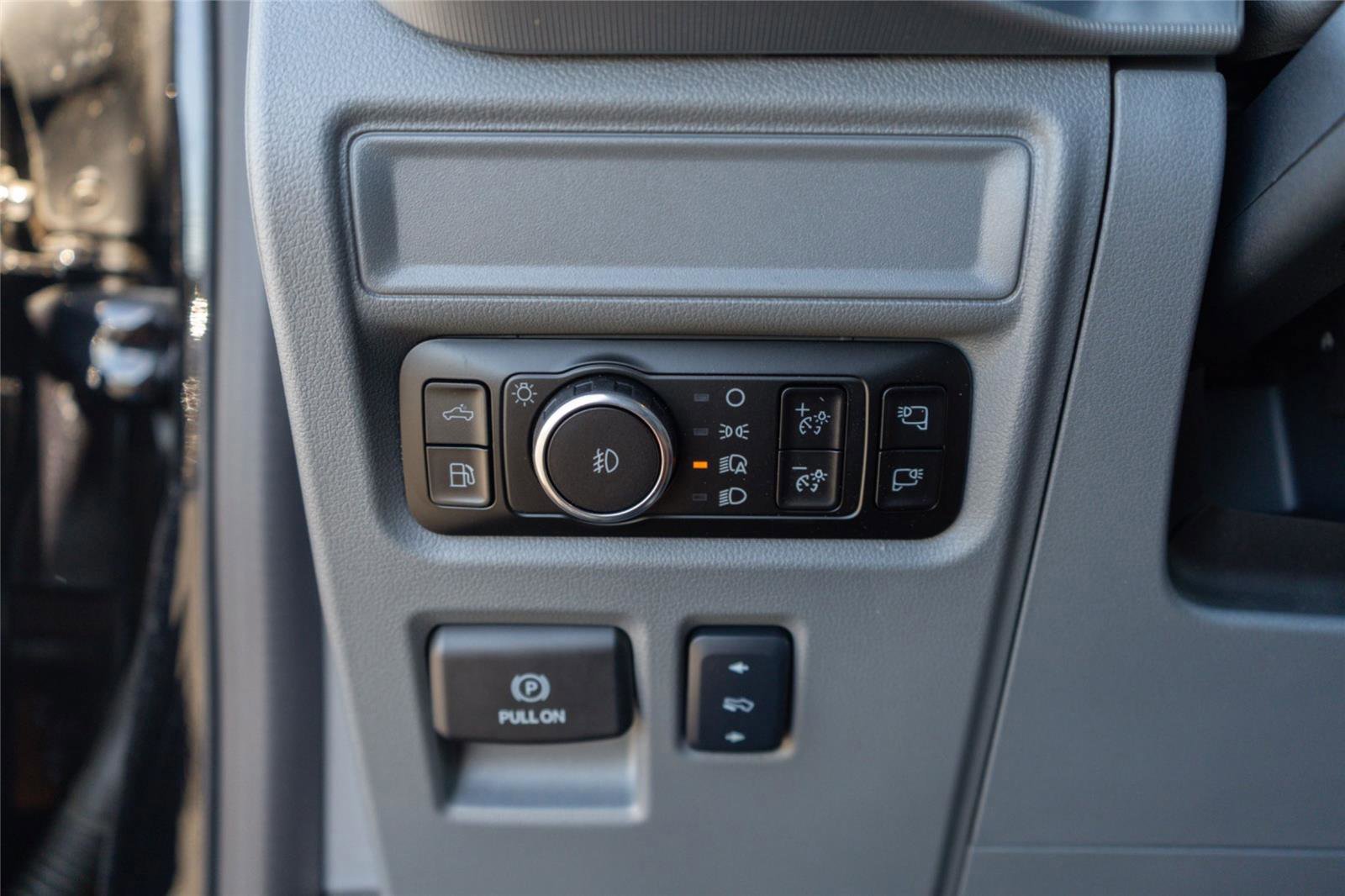 Certified 2025 Ford F150 Lariat w/ Equipment Group 501A Mid AWD/4WD image 18