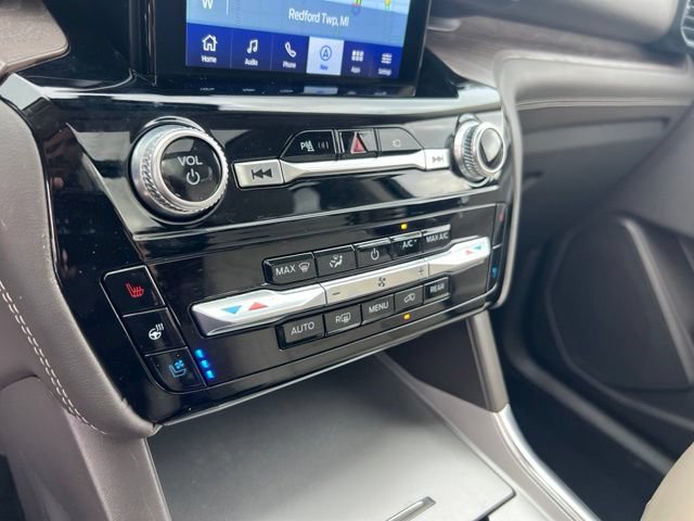 Certified 2023 Ford Explorer Platinum w/ Technology Package AWD/4WD image 16