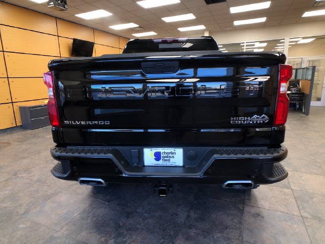 Used 2021 Chevrolet Silverado 1500 High Country w/ Technology Package AWD/4WD image 6