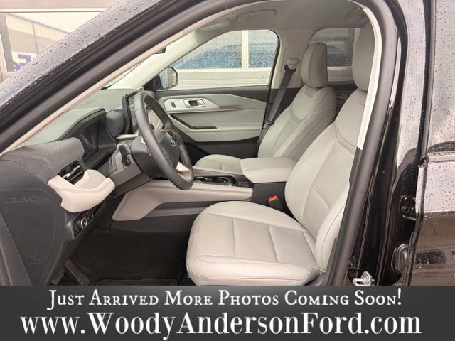 Certified 2025 Ford Explorer Active w/ Active Comfort Package RWD image 10