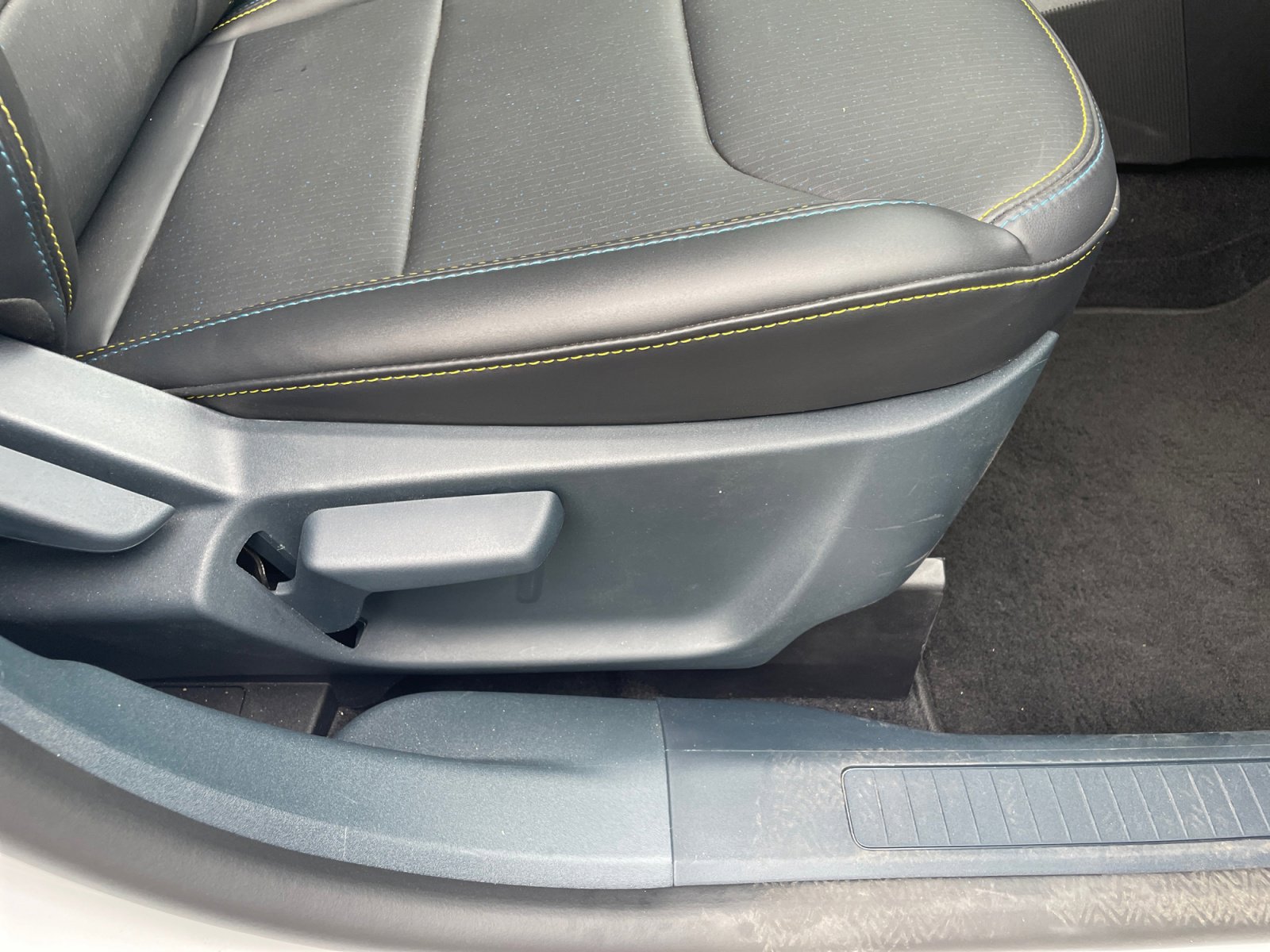 Certified 2025 Ford Maverick Lobo AWD/4WD image 31