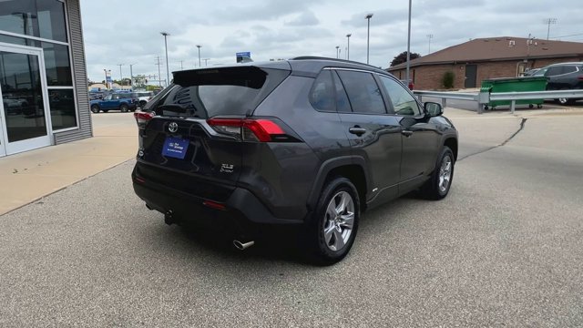 Used 2025 Toyota RAV4 XLE AWD/4WD image 9
