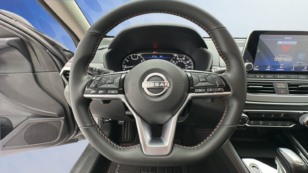 Used 2025 Nissan Altima 2.5 SR FWD image 15