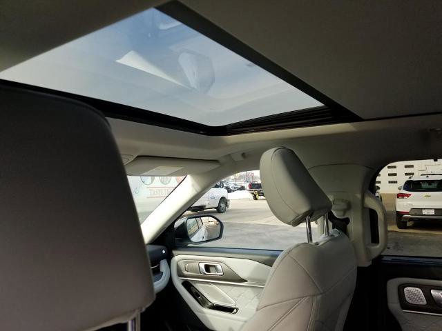 Certified 2025 Ford Explorer Platinum w/ Ultimate Package image 19