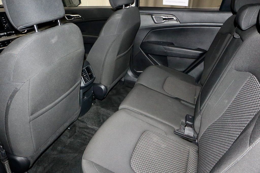 Used 2024 Kia Sportage LX image 20