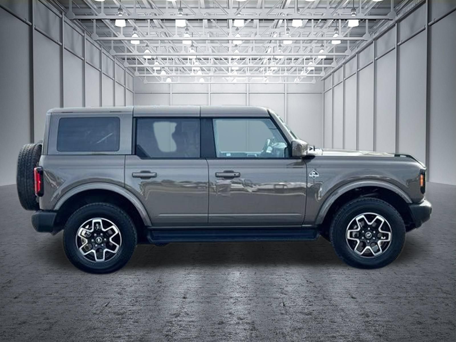 Certified 2025 Ford Bronco Outer Banks AWD/4WD image 5