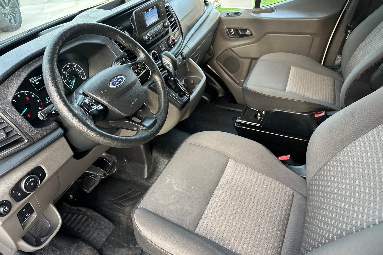 Certified 2023 Ford Transit 150 Low Roof image 9