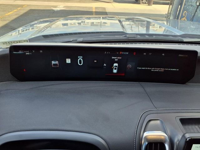 Certified 2025 Ford Expedition Max Platinum image 10