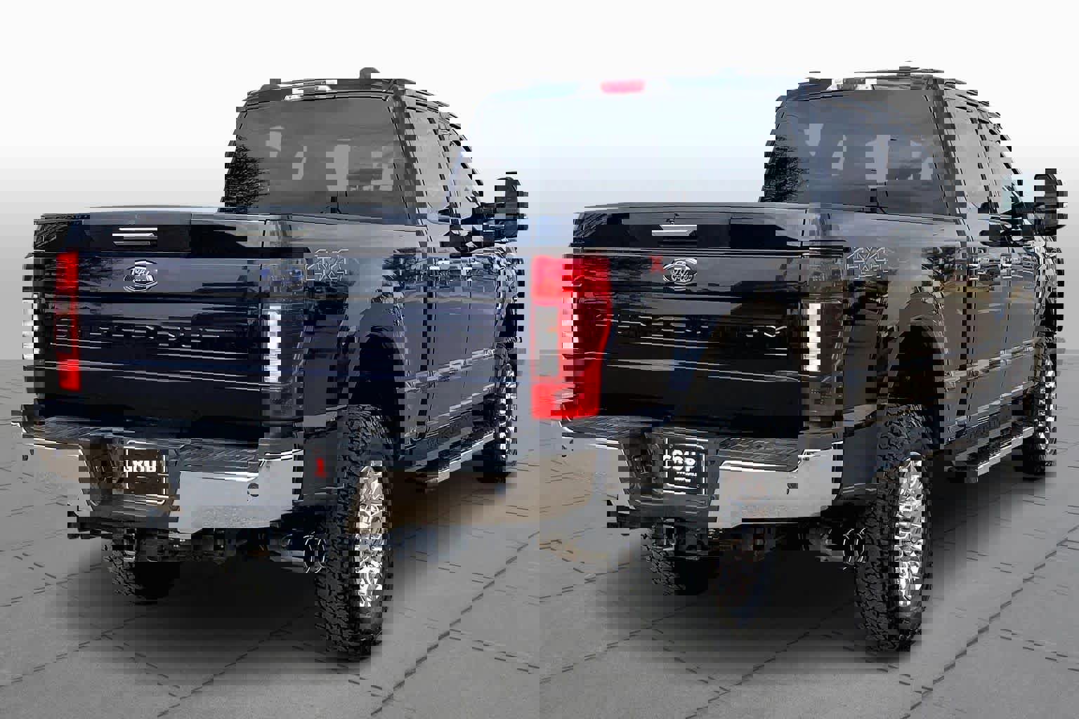 Certified 2022 Ford F250 XLT w/ XLT Premium Package image 3