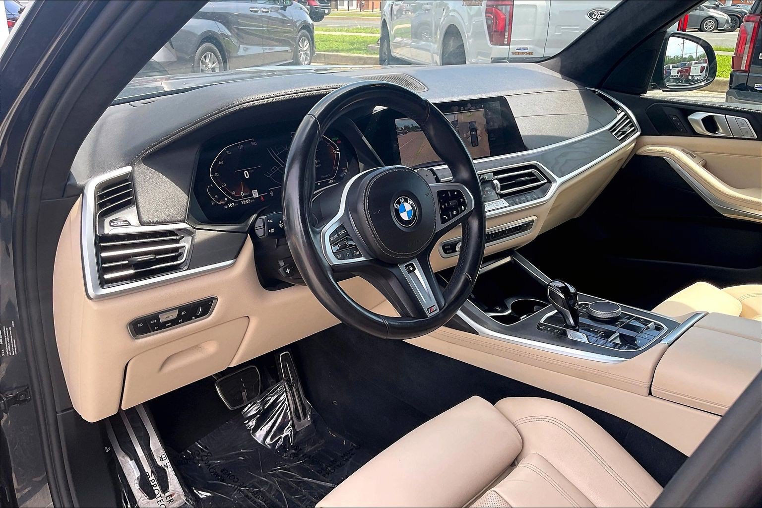Used 2022 BMW X7 xDrive40i w/ M Sport Package AWD/4WD image 13