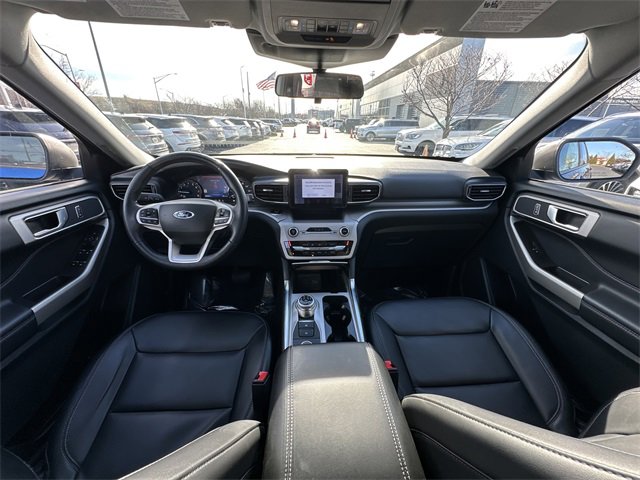 Certified 2023 Ford Explorer XLT w/ Equipment Group 202A image 3
