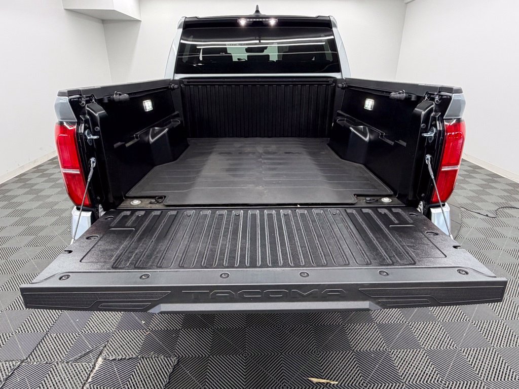 Used 2026 Toyota Tacoma SR5 AWD/4WD image 13
