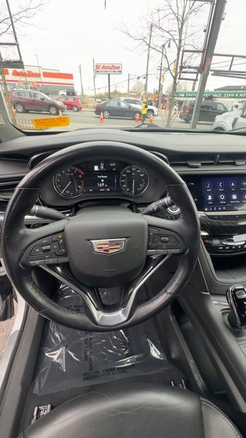 Used 2021 Cadillac XT6 Premium Luxury image 14