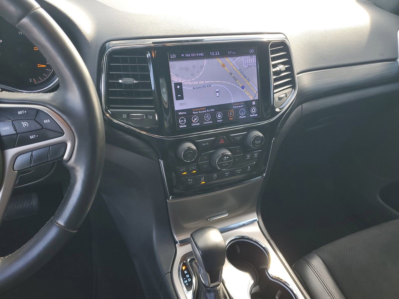 Used 2021 Jeep Grand Cherokee Laredo X image 24