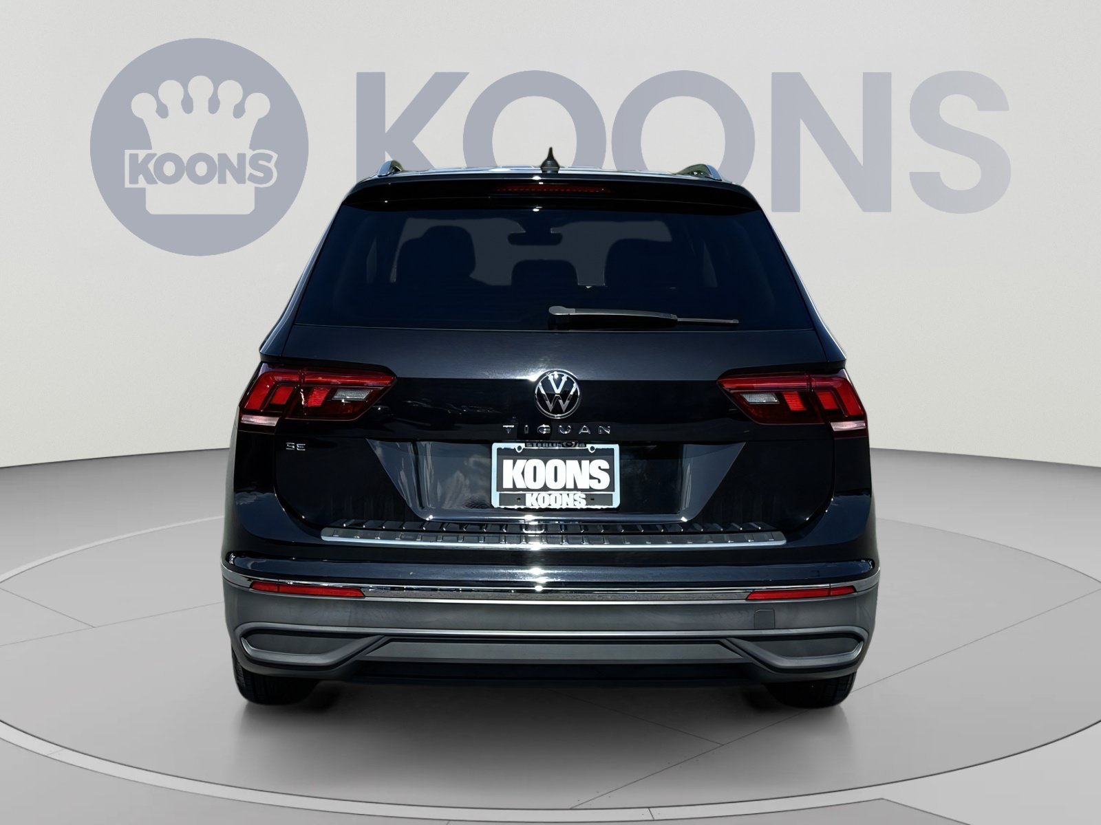 Used 2022 Volkswagen Tiguan SE w/ Panoramic Sunroof Package FWD image 10