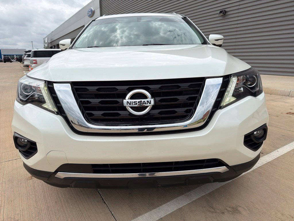 Used 2017 Nissan Pathfinder Platinum AWD/4WD image 8