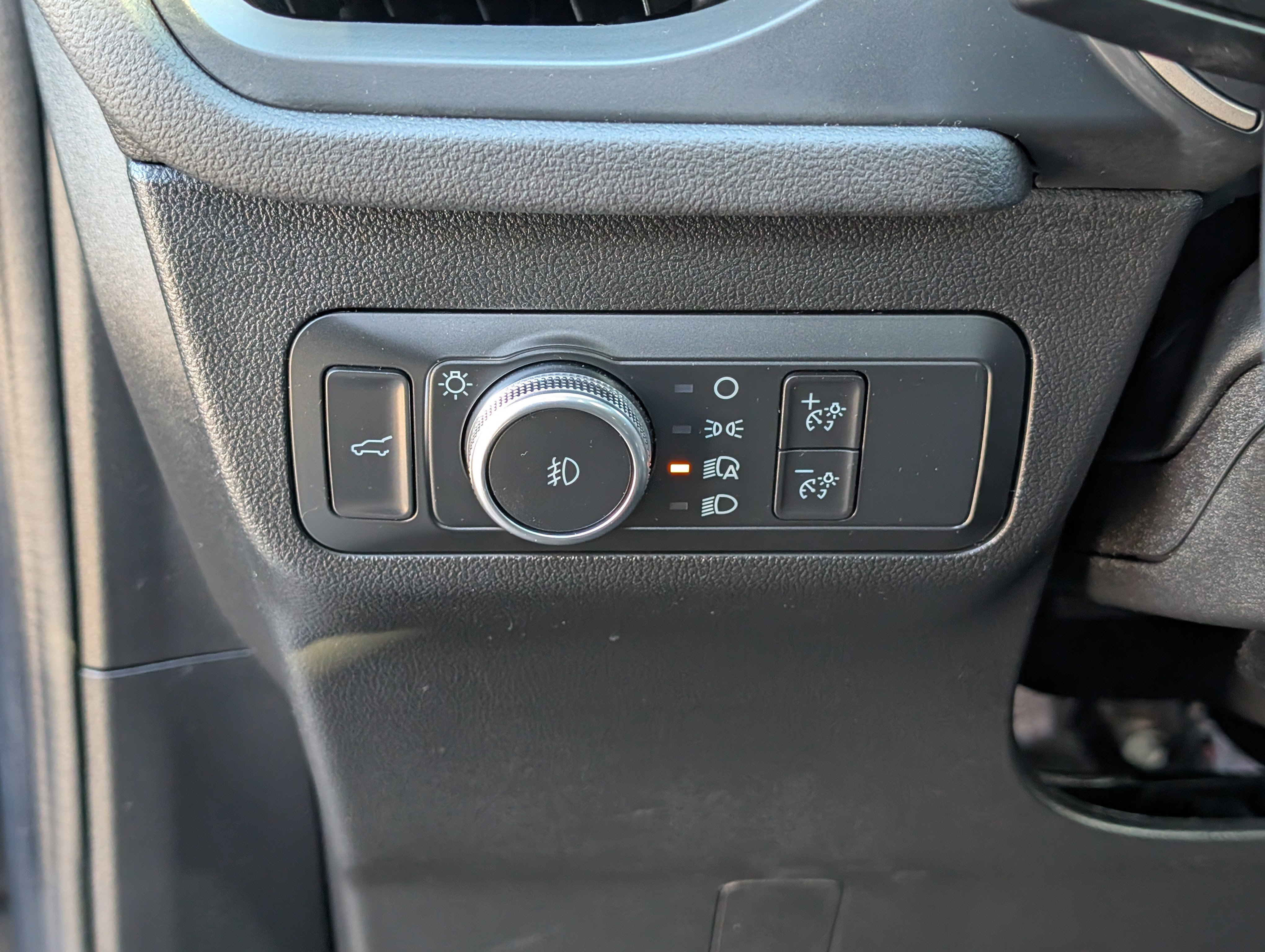 Certified 2022 Ford Escape SEL w/ SEL Stealth AWD Package image 23