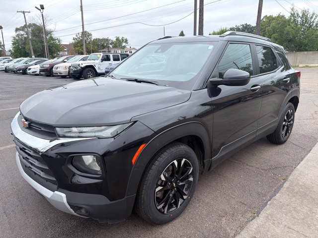 Used 2023 Chevrolet TrailBlazer LT w/ Convenience Package FWD image 3