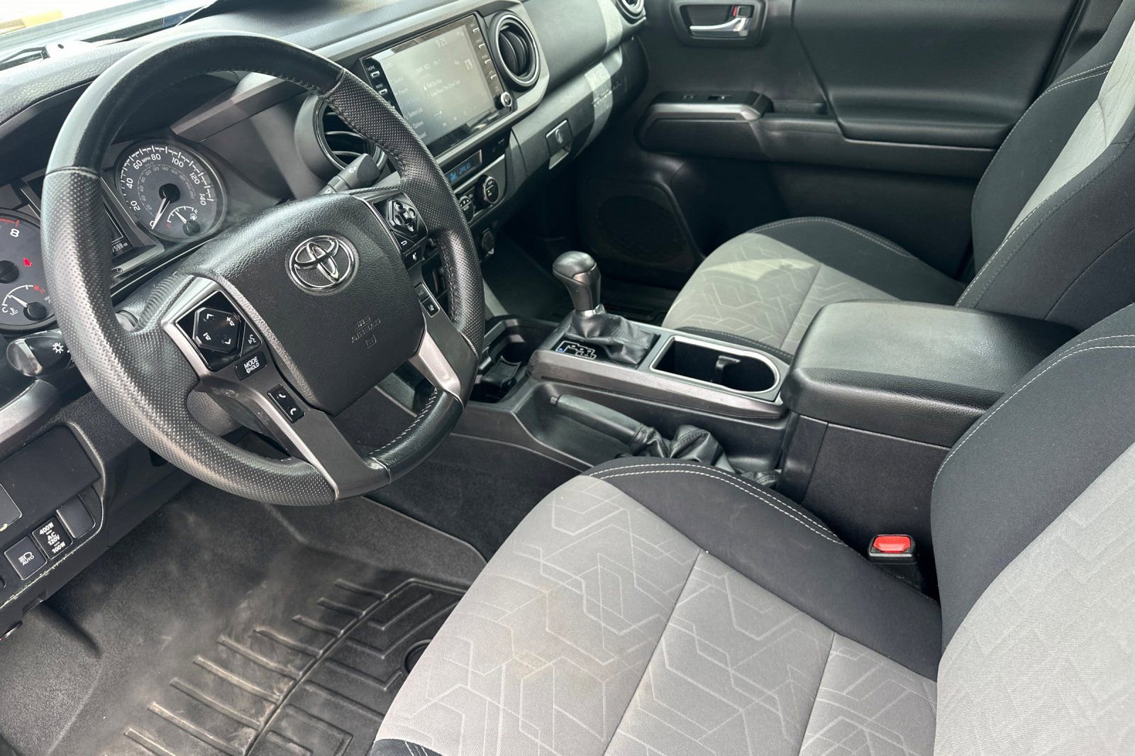 Used 2023 Toyota Tacoma TRD Off-Road AWD/4WD image 9