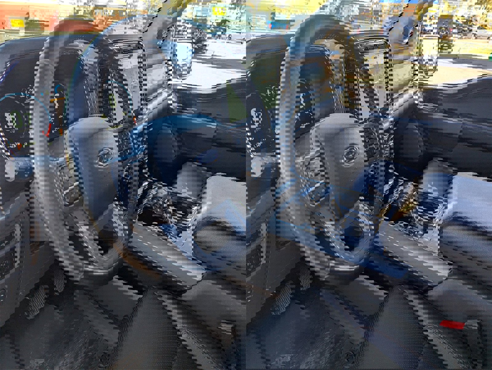 Certified 2023 Ford F150 Lariat w/ Equipment Group 502A High image 26