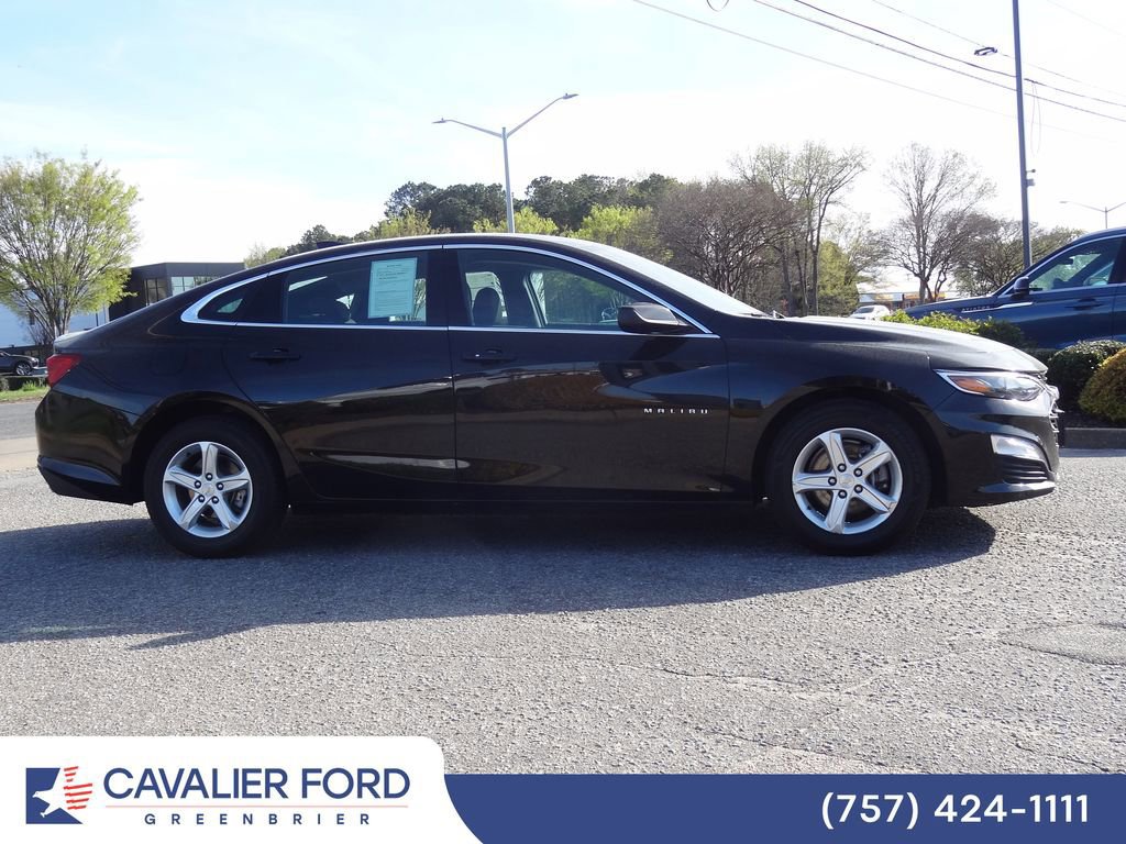 Used 2024 Chevrolet Malibu LT FWD image 2