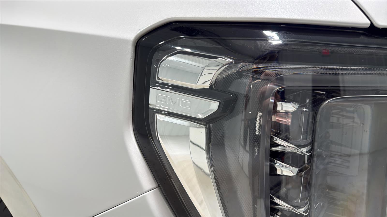 Used 2021 GMC Yukon SLT w/ SLT Premium Package image 25