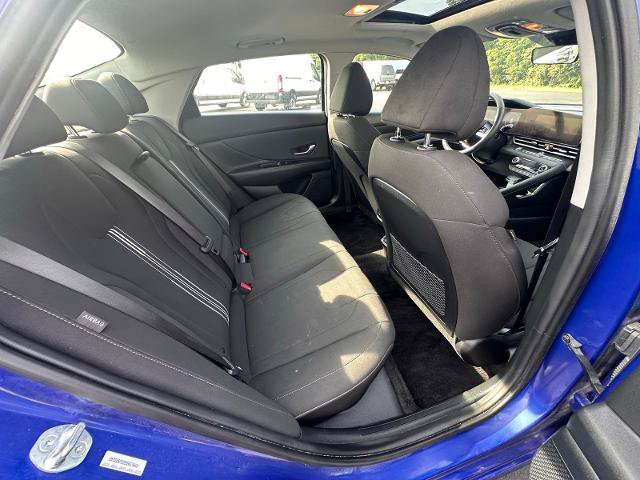 Used 2025 Hyundai Elantra SEL FWD image 21