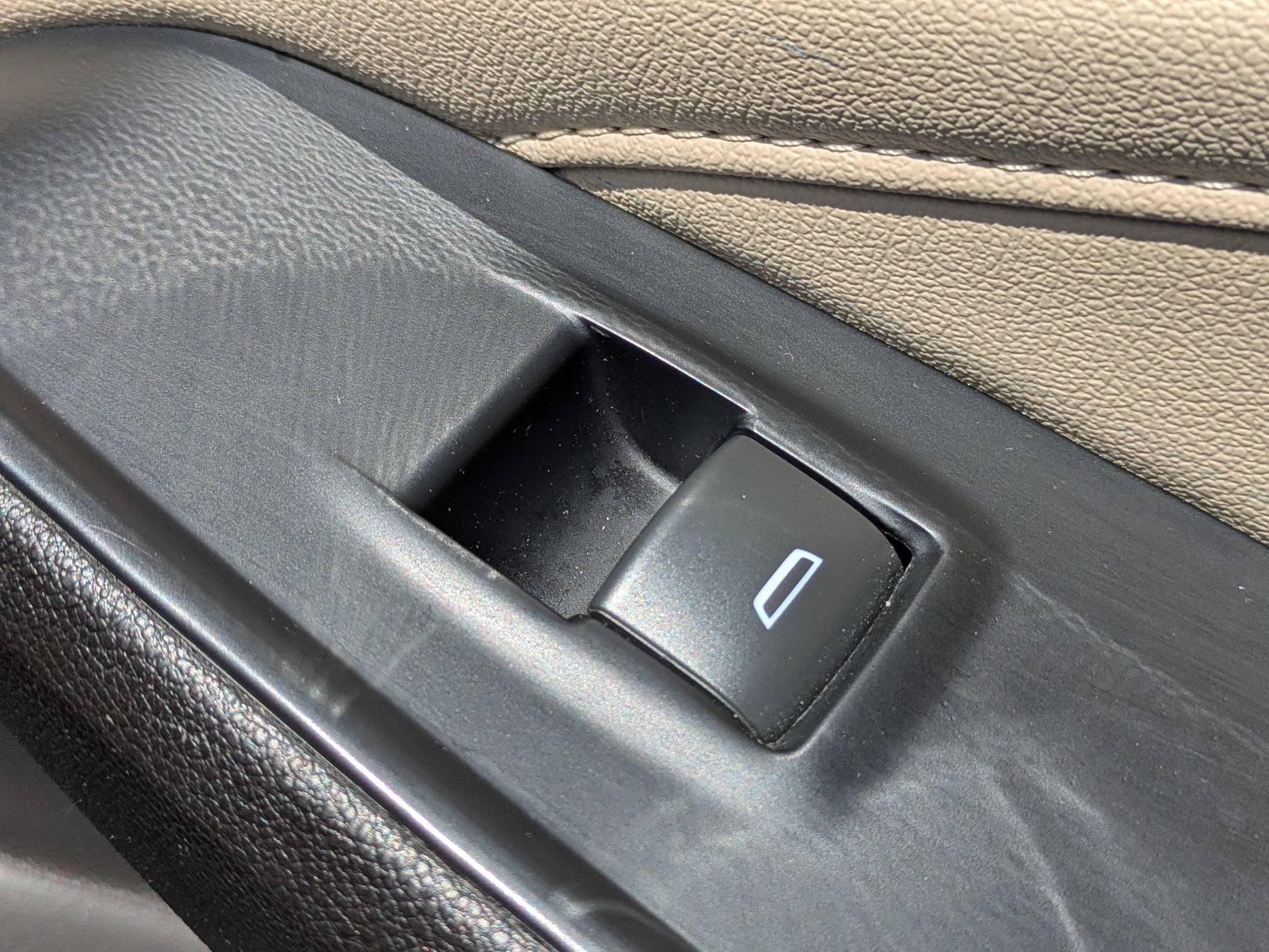 Used 2023 Chevrolet Traverse LS FWD image 34