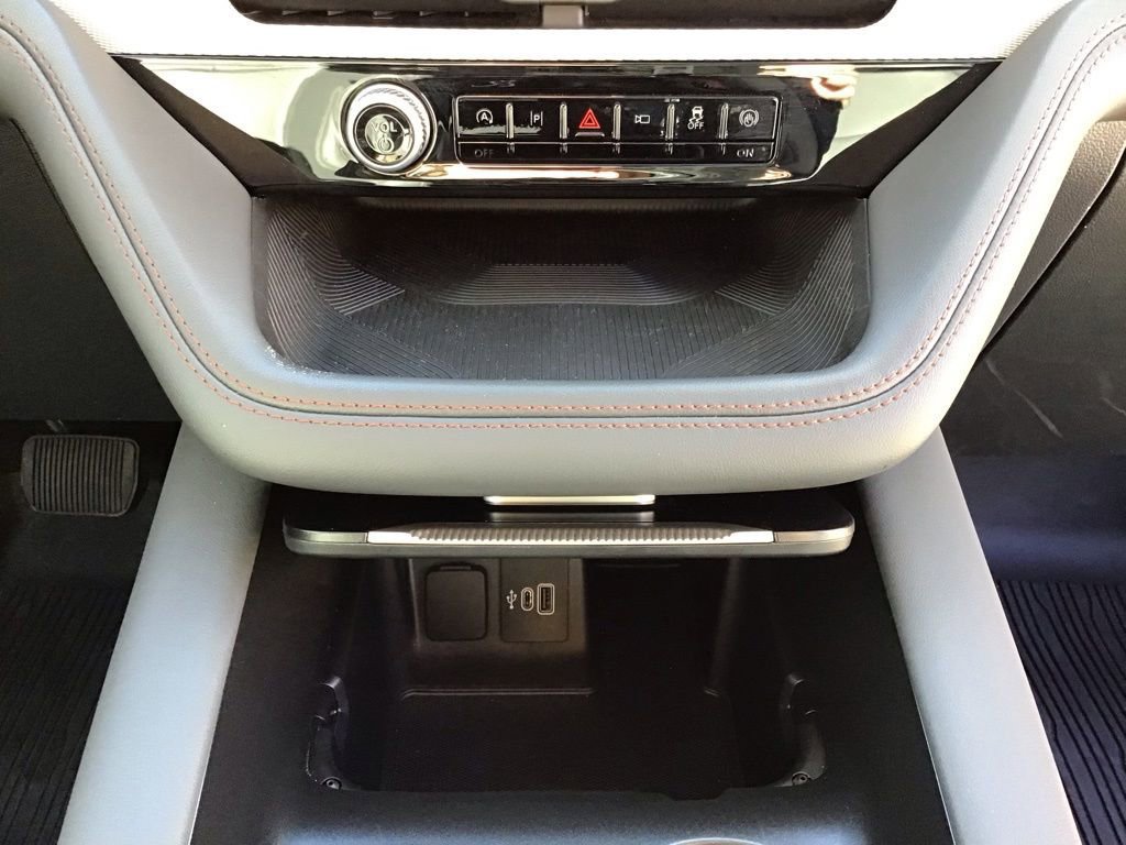 Certified 2025 Ford Explorer Active w/ Active Comfort Package image 16