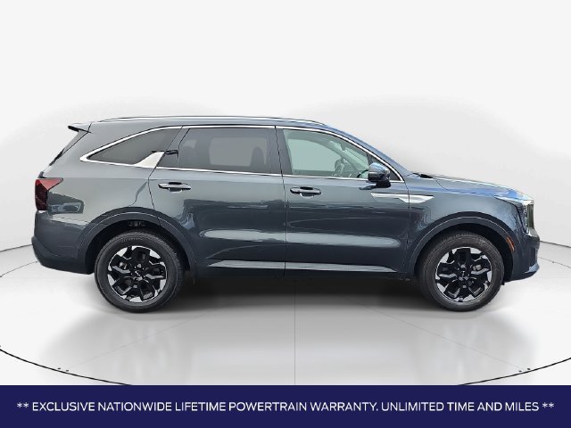 Used 2024 Kia Sorento S AWD/4WD image 2