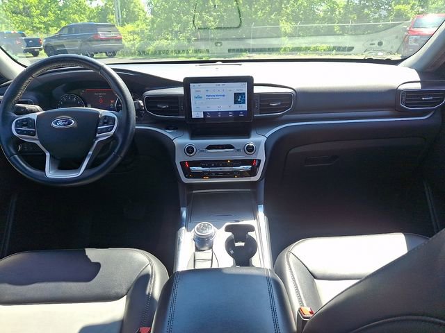 Certified 2022 Ford Explorer XLT w/ Equipment Group 202A AWD/4WD image 18
