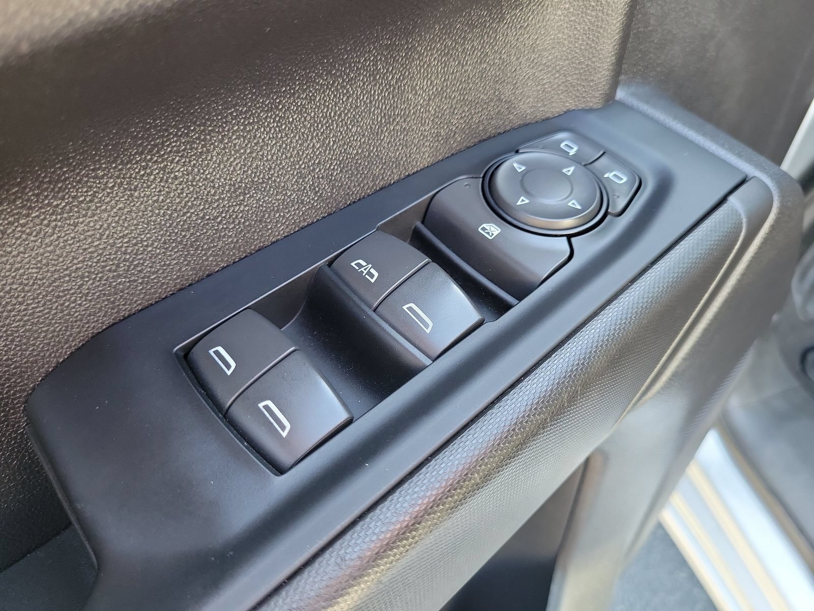 Used 2022 Chevrolet Silverado 1500 Custom AWD/4WD image 12
