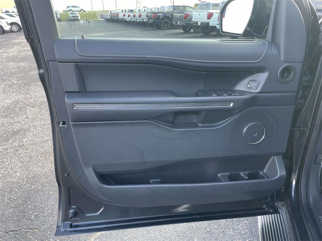 Certified 2022 Ford Expedition Max XLT image 15