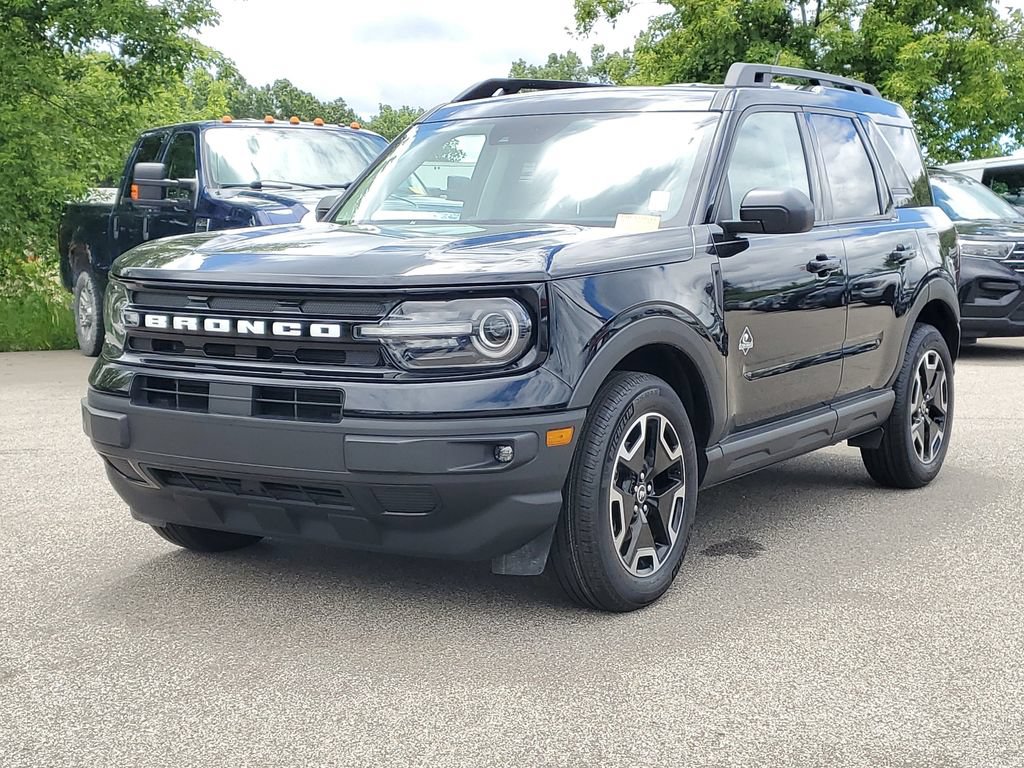 Certified 2023 Ford Bronco Sport Outer Banks w/ Tech Package AWD/4WD image 2
