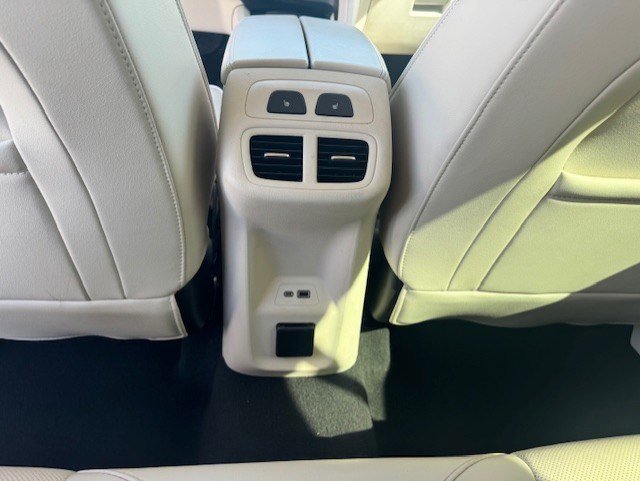 Used 2023 Buick Envision Avenir image 28