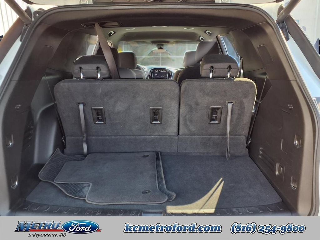Used 2023 Chevrolet Traverse LT AWD/4WD image 33