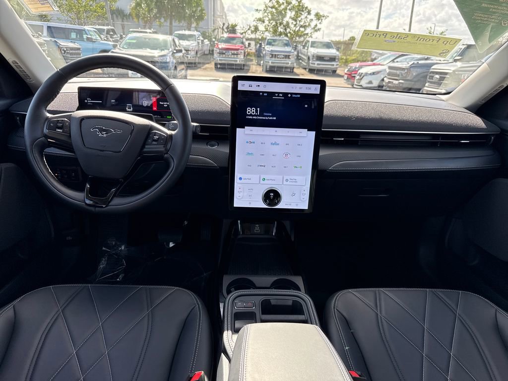 Certified 2025 Ford Mustang Mach-E Select image 6