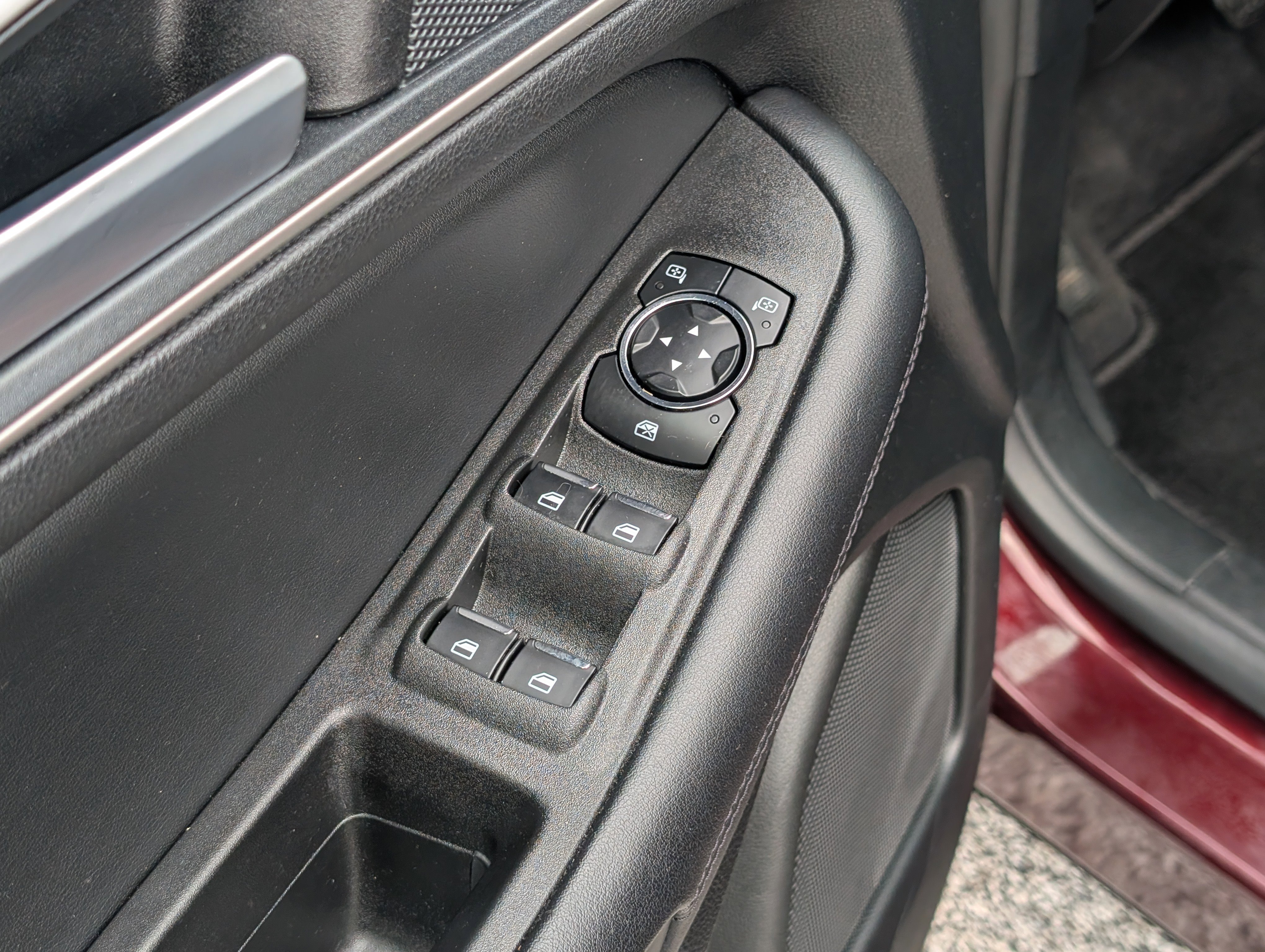 Certified 2024 Ford Edge SEL image 19