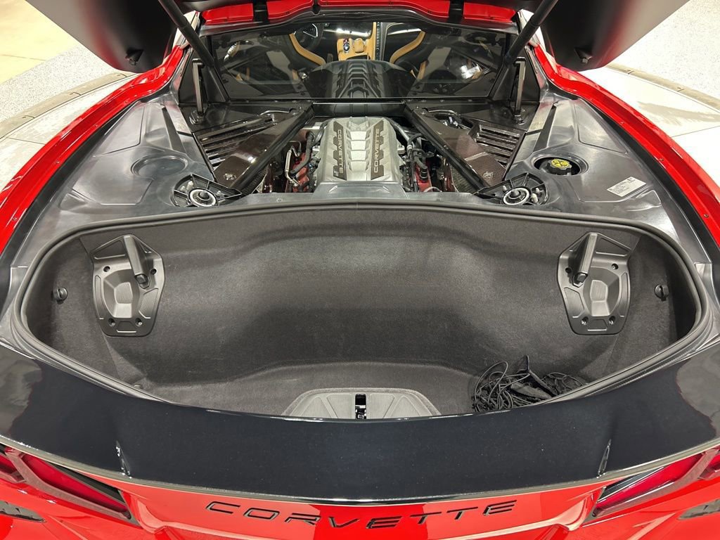 Used 2021 Chevrolet Corvette Stingray w/ Engine Appearance Package image 25