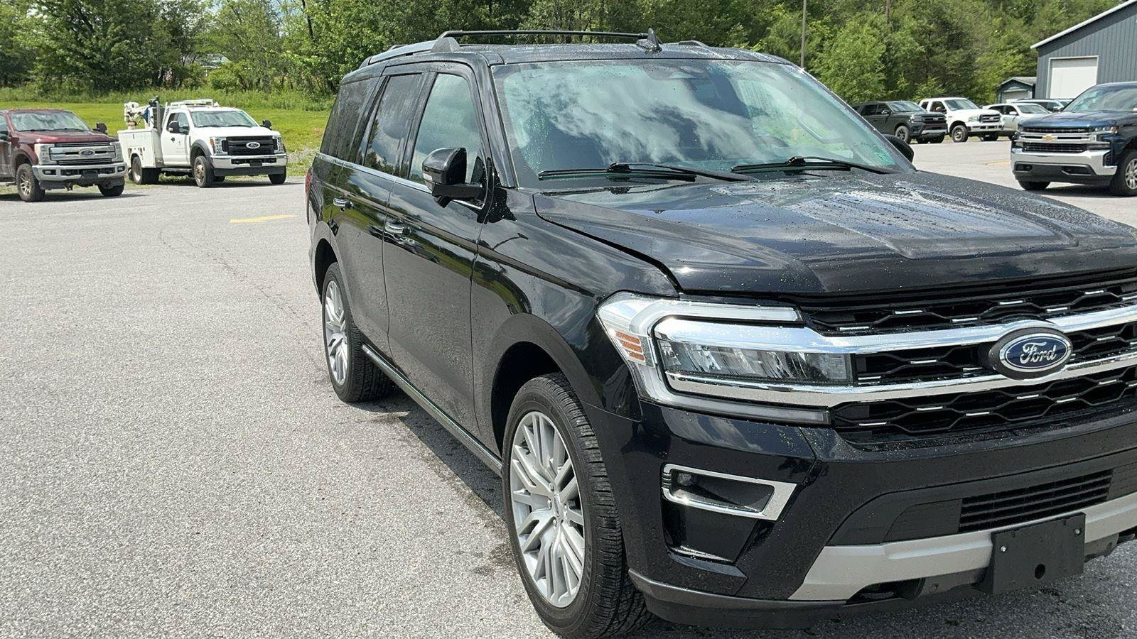 Certified 2023 Ford Expedition Limited AWD/4WD image 3
