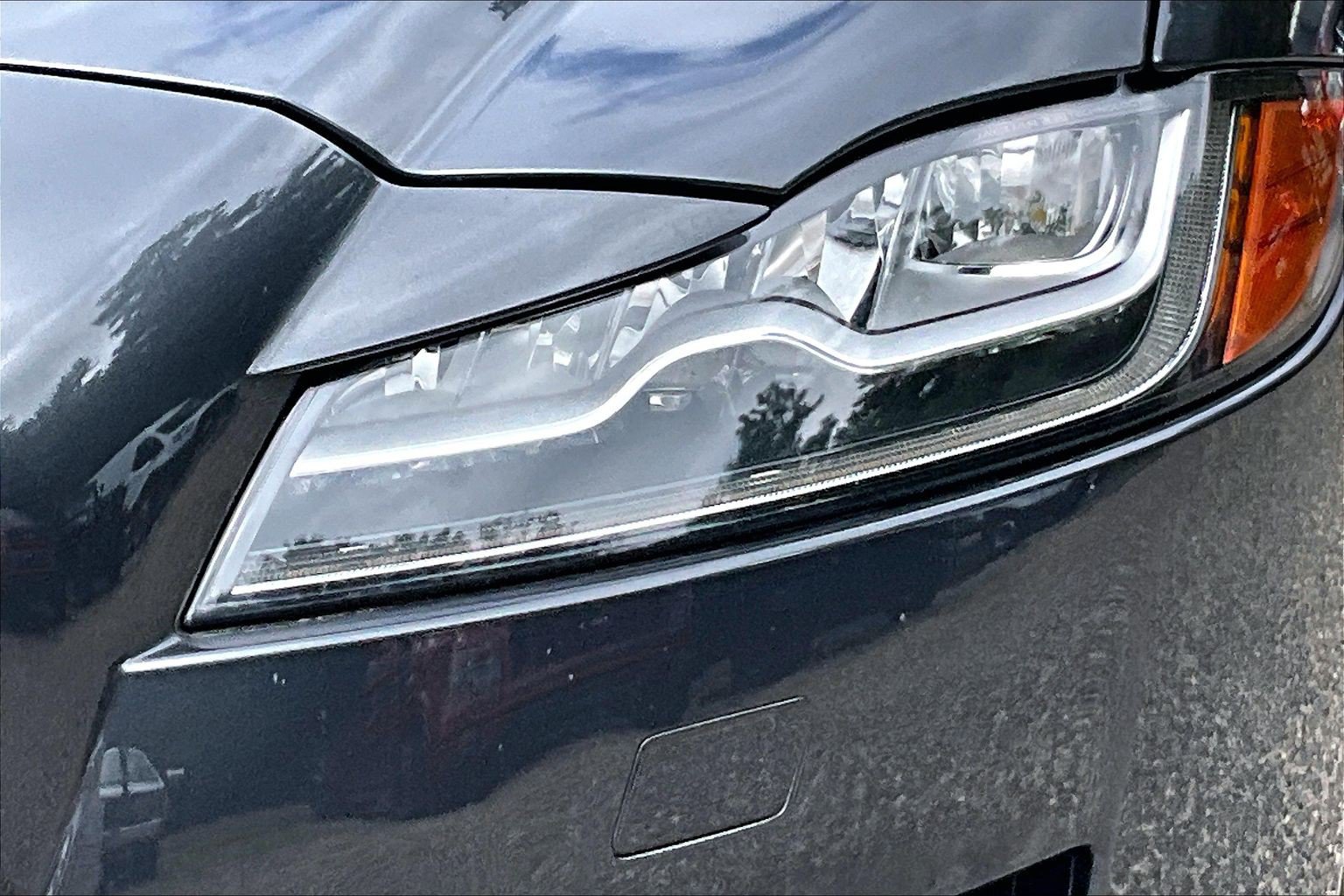 Used 2017 Jaguar XF Premium AWD/4WD image 31