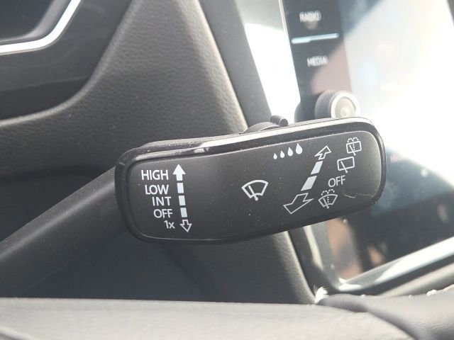 Used 2023 Volkswagen Tiguan SE R-Line AWD/4WD image 45